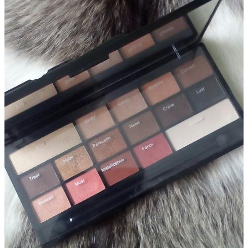 I Heart Revolution Chocolate Vice Shadow Palette (Paleta 16 cieni do powiek) - opinie | zdjęcie do recenzji od bbozenka - 1