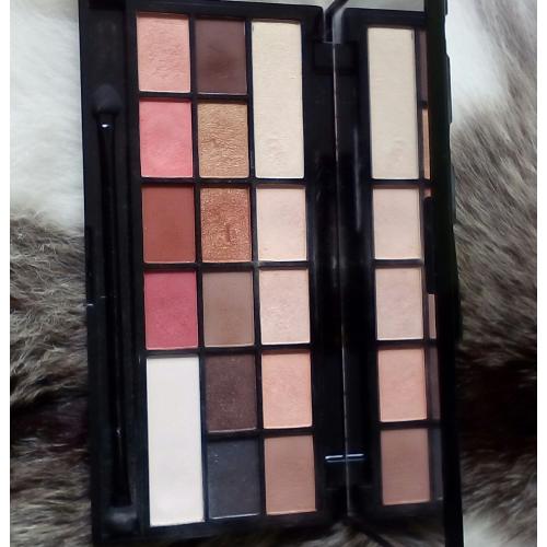 I Heart Revolution Chocolate Vice Shadow Palette (Paleta 16 cieni do powiek) - opinie | zdjęcie do recenzji od bbozenka - 4