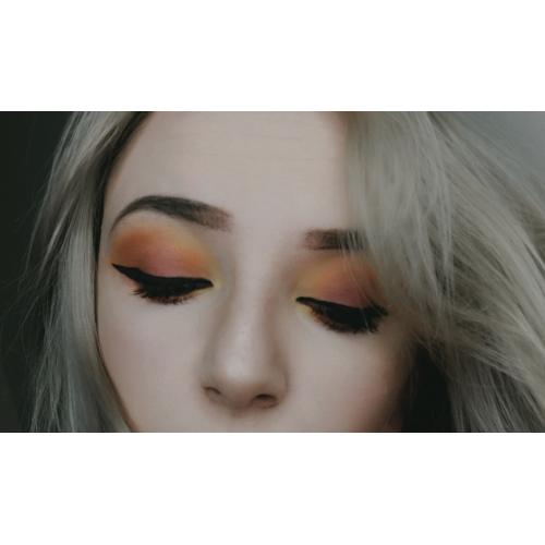 Revolution Beauty (Makeup Revolution) Reloaded Marvellous Mattes Eyeshadow Palette (Paletka 15 cieni do powiek) - opinie | zdjęcie do recenzji od MartxZ - 1