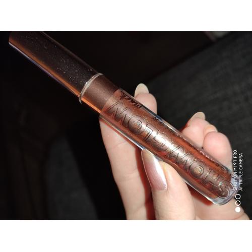 Avon Mark, Show Glow Holographic Lip Gloss (Holograficzny błyszczyk do ust) - opinie | zdjęcie do recenzji od joaska1992 - 4