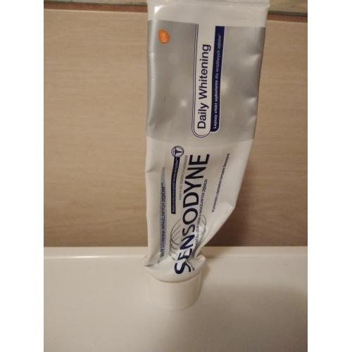 Sensodyne Daily Whitening, Wybielająca pasta do zębów wrażliwych - opinie | zdjęcie do recenzji od monika888888