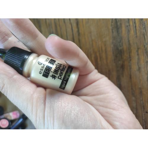 Essence #Insta Perfect, Liquid Highlighter (Rozświetlacz w płynie) - opinie | zdjęcie do recenzji od justysia170996