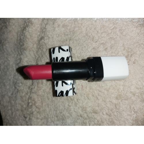 Avon Mark, Plump It Lipstick (Szminka powiększająca usta) - opinie | zdjęcie do recenzji od marcia_k - 1