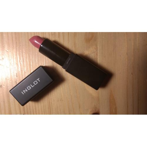 Inglot LipSatin Lipstick (Satynowa pomadka do ust) - opinie | zdjęcie do recenzji od misiaczek1995