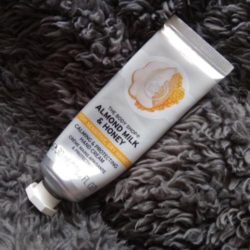 The Body Shop Almond Milk & Honey Calming & Protecting (Krem do rąk `Mleko migdałowe i miód`) - opinie | zdjęcie do recenzji od MoniaPasi