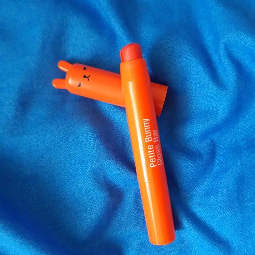 Tony Moly Petite Bunny, Gloss Bar (Nabłyszczająca szminka do ust) - opinie | zdjęcie do recenzji od MoniaPasi - 1