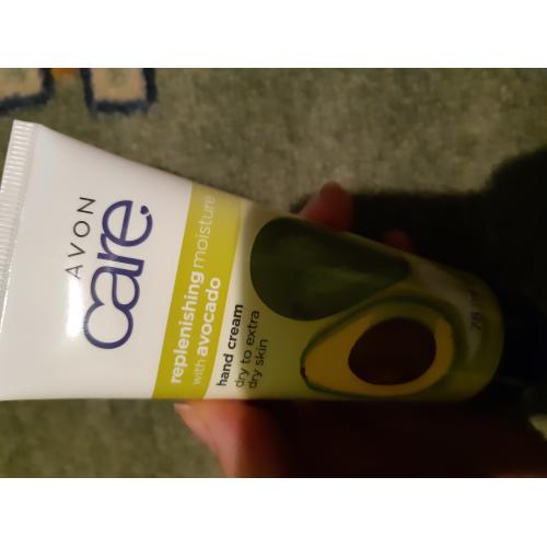 Avon Care, Replenishing Moisture with Avocado, Hand Cream (Nawilżający krem do rąk z olejkiem z awokado) - opinie | zdjęcie do recenzji od paula54555