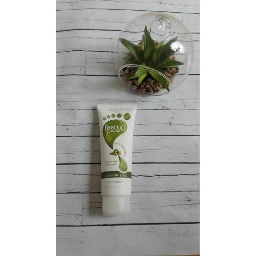 Oriflame Feet Up Comfort, Overnight Moisturising Foot Cream (Nawilżający krem do stóp na noc [Nawilżająca maska do stóp na noc]) - opinie | zdjęcie do recenzji od anja1207