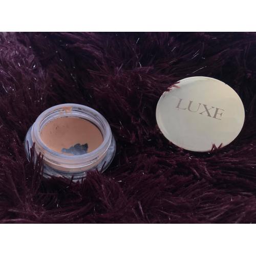 Avon Luxe, Matte Mousse Foundation (Matujący podkład w musie) - opinie | zdjęcie do recenzji od Omexia
