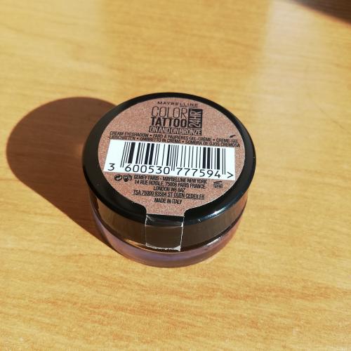 Maybelline New York Color Tattoo 24Hr By EyeStudio, Kremowo - żelowy cień do powiek (stara wersja) - opinie | zdjęcie do recenzji od Luqia - 1