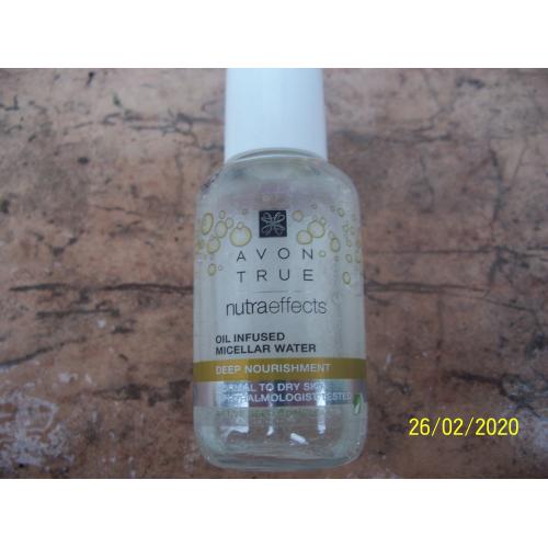 Avon True, Nutra Effects, Nourish Oil-Infused Micellar Water (Płyn micelarny z olejkiem) - opinie | zdjęcie do recenzji od Smerfeta83