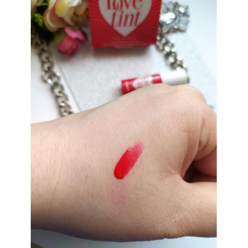 BeneFit Lovetint Fiery-red Tinted Lip & Cheek Stain (Ogniście czerwony róż w płynie do ust i policzków) - opinie | zdjęcie do recenzji od dastiinqa - 2