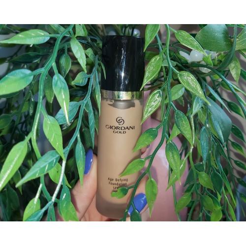 Oriflame Giordani Gold, Age-Defying Foundation  SPF 8 (Podkład ujędrniający (nowa wersja)) - opinie | zdjęcie do recenzji od marcia_k