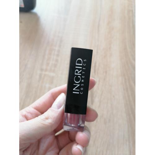 Ingrid Cosmetics Wonder Matt (Matowa pomadka do ust) - opinie | zdjęcie do recenzji od Sikorska002 - 3