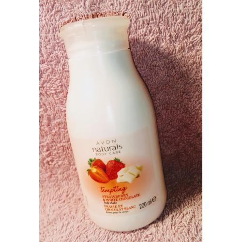 Avon Naturals, Strawberry & White Chocolate, Body Lotion (Balsam do ciała 'Truskawka i biała czekolada') - opinie | zdjęcie do recenzji od Edith14 - 1