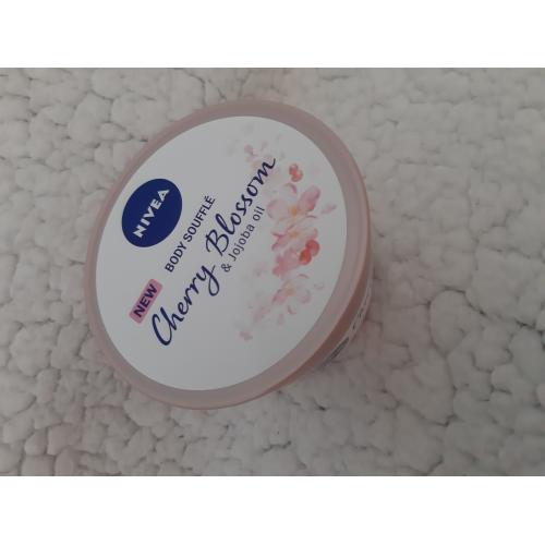 Nivea Body Souffle Cherry Blossom and Jojoba Oil (Olejek w kremie, Suflet do ciała ` Kwiat wiśni i olejek jojoba`) - opinie | zdjęcie do recenzji od beautyAleks - 2