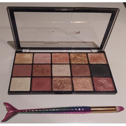Revolution Beauty (Makeup Revolution) Re-Loaded, Affection Eyeshadow Palette (Paleta 15 cieni do powiek) - opinie | zdjęcie do recenzji od Karolinkaaa27 - 1