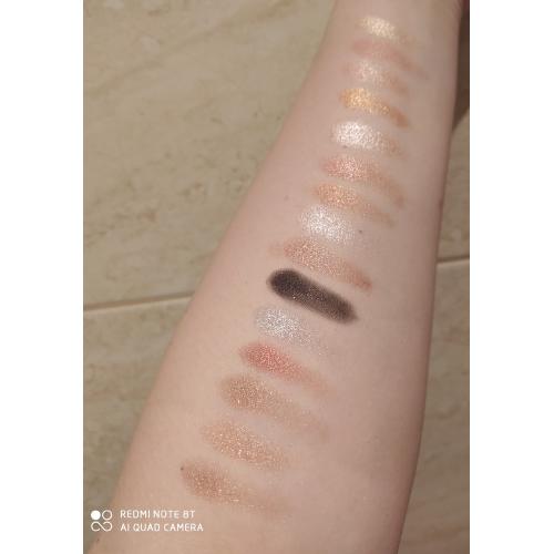 Revolution Beauty (Makeup Revolution) Re-Loaded, Affection Eyeshadow Palette (Paleta 15 cieni do powiek) - opinie | zdjęcie do recenzji od Karolinkaaa27 - 2