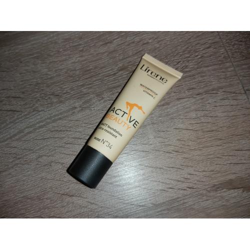 Lirene Dermoprogram Active Beauty, Matt Foundation Ultra-resistant (Długotrwały podkład dla aktywnych) - opinie | zdjęcie do recenzji od marcia_k