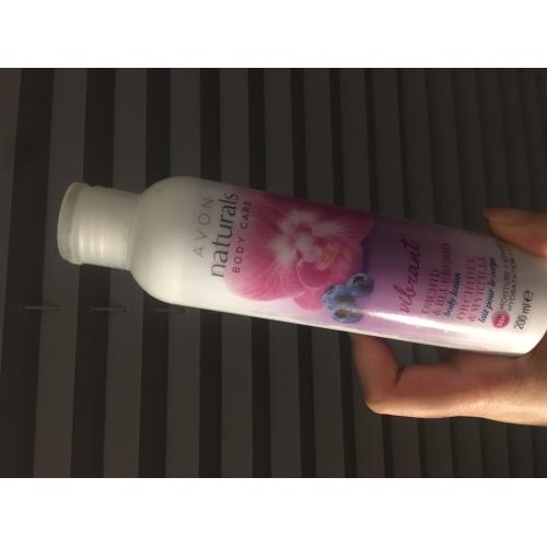 Avon Naturals, Vibrant Orchid & Blueberry, Body Lotion (Balsam do ciała `Orchidea i jagoda`) - opinie | zdjęcie do recenzji od dza_stka_a