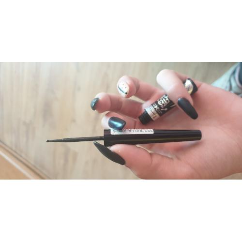 Rimmel Scandaleyes,  Bold Eyeliner (Tusz do kresek) - opinie | zdjęcie do recenzji od Ajoanna00