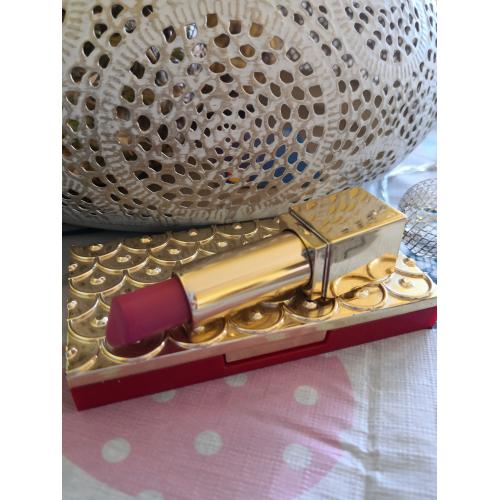 Estee Lauder Pure Color, Envy Sculpting Lipstick (Trwała szminka do ust) - opinie | zdjęcie do recenzji od Giencia - 3