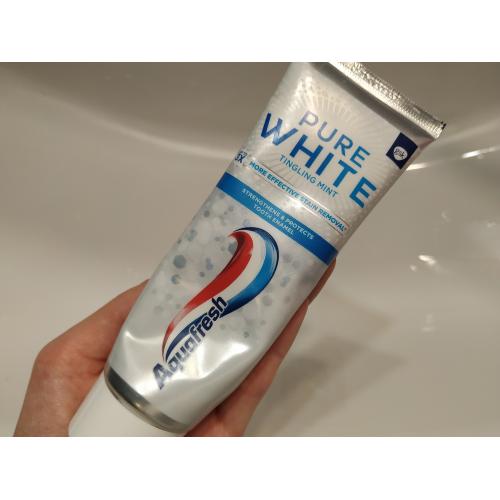Aquafresh Pure White Tingling Mint, Pasta do zębów wybielająca z fluorkiem - opinie | zdjęcie do recenzji od teczowaosmiornica