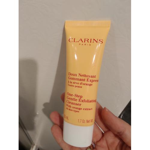 Clarins Doux Nettoyant Gommant Express Toutes Peaux [One-Step Gentle Exfoliating Cleanser] (Łagodny peeling myjący do twarzy do każdego rodzaju cery) - opinie | zdjęcie do recenzji od angel12006 - 1