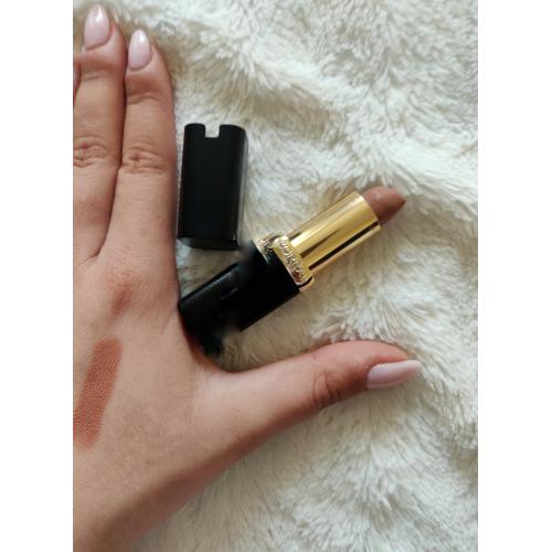 L'Oreal Paris Color Riche, Matte Addiction Lipstick (Matowa szminka do ust) - opinie | zdjęcie do recenzji od Renees