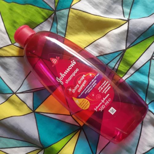 Johnson's Shiny Drops, Shampoo (Szampon do włosów) - opinie | zdjęcie do recenzji od MoniaPasi - 1