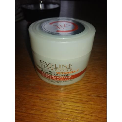 Eveline Cosmetics Krem rozświetlający intensywnie odmładzający `Bioaktywna witamina C Multi-Glow Effect` - opinie | zdjęcie do recenzji od ewelina1295 - 1