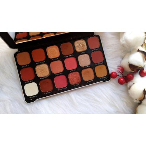 Revolution Beauty (Makeup Revolution) Forever Flawless Decadent Eyeshadow Palette (Paleta 18 cieni do powiek) - opinie | zdjęcie do recenzji od Kamila1707 - 1