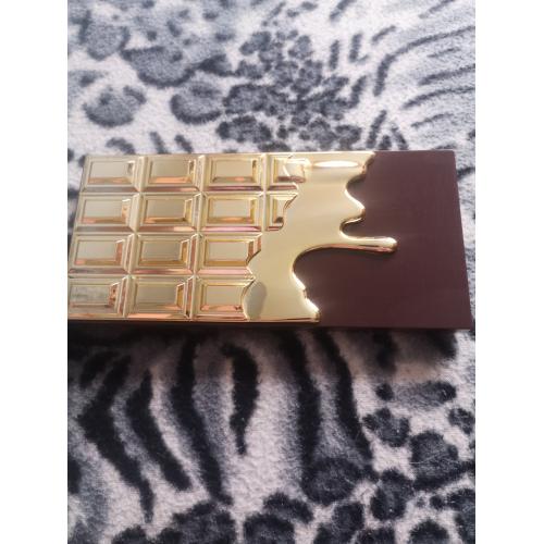 I Heart Revolution Gold Shadow Palette (Paleta 16 cieni do powiek) - opinie | zdjęcie do recenzji od ReescueeMee - 2