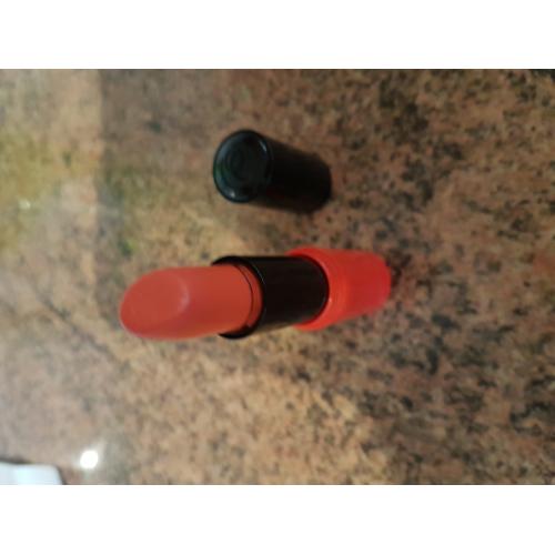 Oriflame OnColour, Lipstick (Pomadka do ust) - opinie | zdjęcie do recenzji od SweetNancy94 - 2