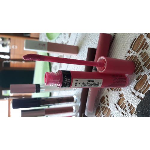 Victoria's Secret Velvet Matte Lipstick (Matowa szminka) - opinie | zdjęcie do recenzji od Gogoz - 2
