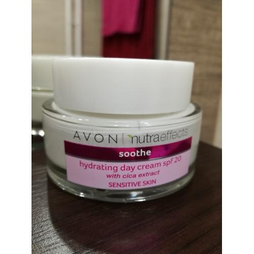 Avon Nutra Effects, Soothe Hydrating Day Cream SPF 20 (Krem nawilżający na dzień dla skóry wrażliwej) - opinie | zdjęcie do recenzji od katharos00 - 2