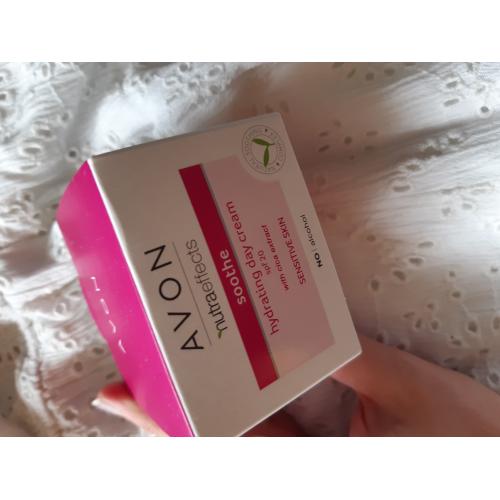 Avon Nutra Effects, Soothe Hydrating Day Cream SPF 20 (Krem nawilżający na dzień dla skóry wrażliwej) - opinie | zdjęcie do recenzji od paula54555 - 3