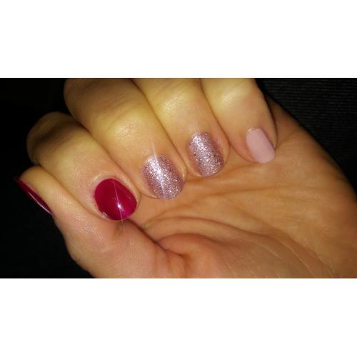 Avon Mark., Nail Style Studio, Mineral Crush Nail Enamel (Lakier do paznokci 3 D) - opinie | zdjęcie do recenzji od Tuszmusz