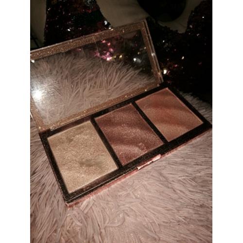 Revolution Beauty (Makeup Revolution) Precious Stone, Rose Quartz Highlighter Palette (Paleta rozświetlaczy do twarzy) - opinie | zdjęcie do recenzji od Kamila_Julia - 1