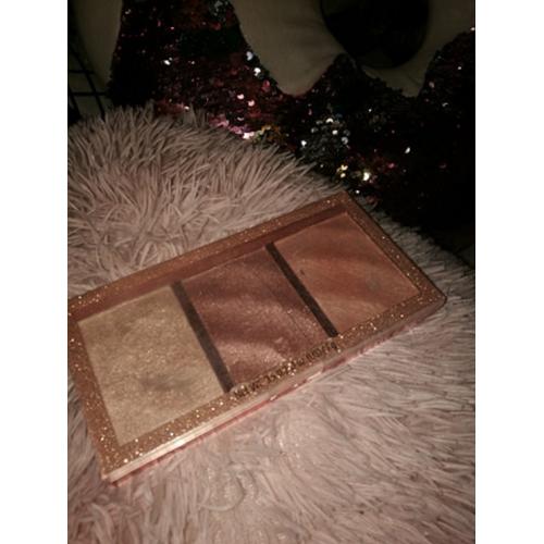 Revolution Beauty (Makeup Revolution) Precious Stone, Rose Quartz Highlighter Palette (Paleta rozświetlaczy do twarzy) - opinie | zdjęcie do recenzji od Kamila_Julia - 2