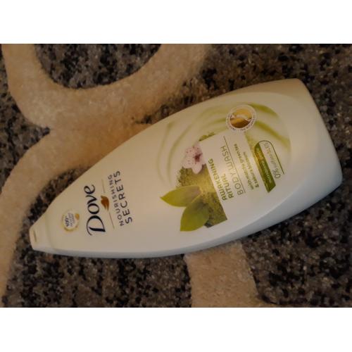 Dove Nourishing Secrets, Awakening Ritual Matcha Tea & Sakura Blossom Body Wash (Żel pod prysznic) - opinie | zdjęcie do recenzji od Novo_ana