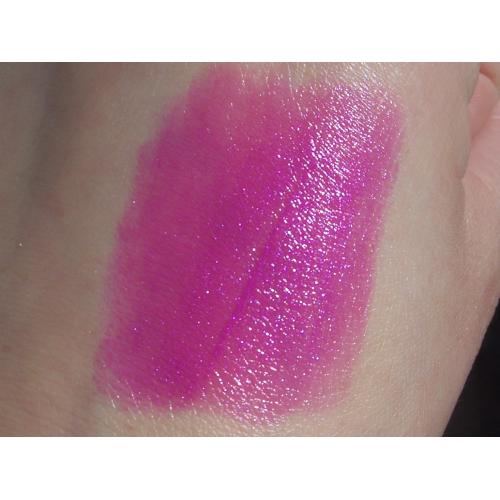 Avon Mark, Prism Lipstick (Szminka z efektem pryzmatu) - opinie | zdjęcie do recenzji od Smerfeta83 - 2