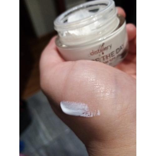 Avon Distillery, Shade the Day SPF25 Day Cream (Nawilżający krem do twarzy SPF25 z filtrem mineralnym) - opinie | zdjęcie do recenzji od Wiola435 - 2