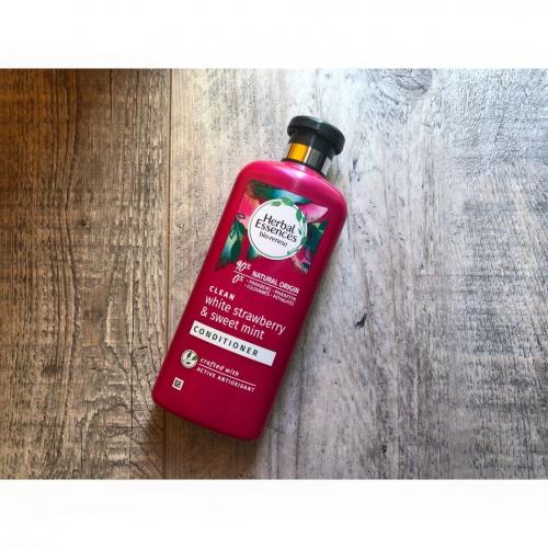 Herbal Essences Bio:renew, Oczyszczająca odżywka do włosów `Biała truskawka i słodka mięta` - opinie | zdjęcie do recenzji od Daarkaaaa