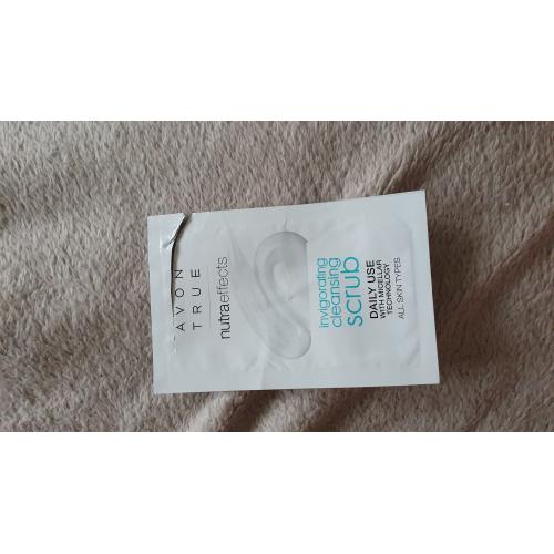 Avon Nutra Effects, Invigorating Cleansing Scrub (Peeling micelarny do twarzy) - opinie | zdjęcie do recenzji od taktojamarta