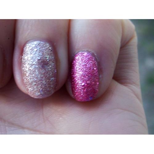 Avon Mark., Nail Style Studio, Mineral Crush Nail Enamel (Lakier do paznokci 3 D) - opinie | zdjęcie do recenzji od Smerfeta83 - 2