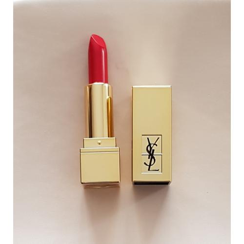 Yves Saint Laurent Rouge Pur Couture Satin (Satynowa pomadka do ust) - opinie | zdjęcie do recenzji od Sabi01