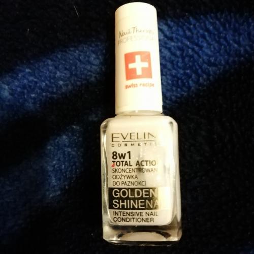 Eveline Cosmetics Nail Therapy Professional, 8 w 1 Total Action, Golden Shine, Skoncentrowana odżywka do paznokci z drobinkami złota - opinie | zdjęcie do recenzji od Skarbus19