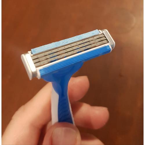 Gillette Blue 3 Cool, Jednorazowa maszynka do golenia dla mężczyzn - opinie | zdjęcie do recenzji od Staria - 2