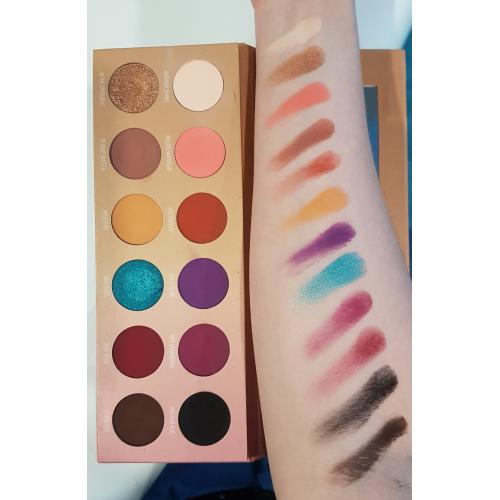 Affect Affect x Pro Make Up Academy,  In The Spotlight Eyeshadow Palette (Paleta 12 cieni do powiek) - opinie | zdjęcie do recenzji od Staria - 2